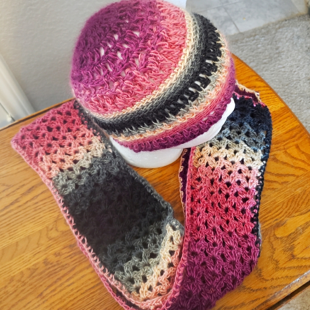 HAT AND SCARF SET